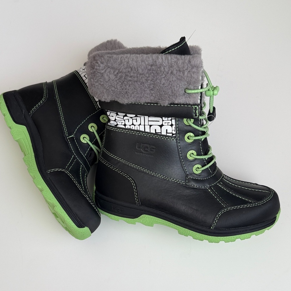 NEW UGG Butte II CWR Glow Graphic Kids US 1 Black and Lime Green Snow Boots​